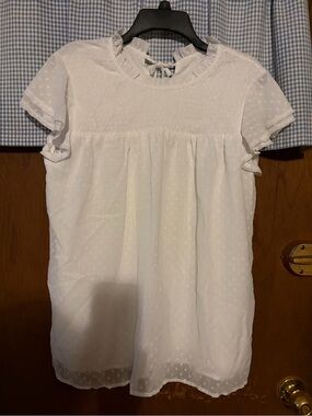 Women’s White Dot-Texture Short Sleeve Top